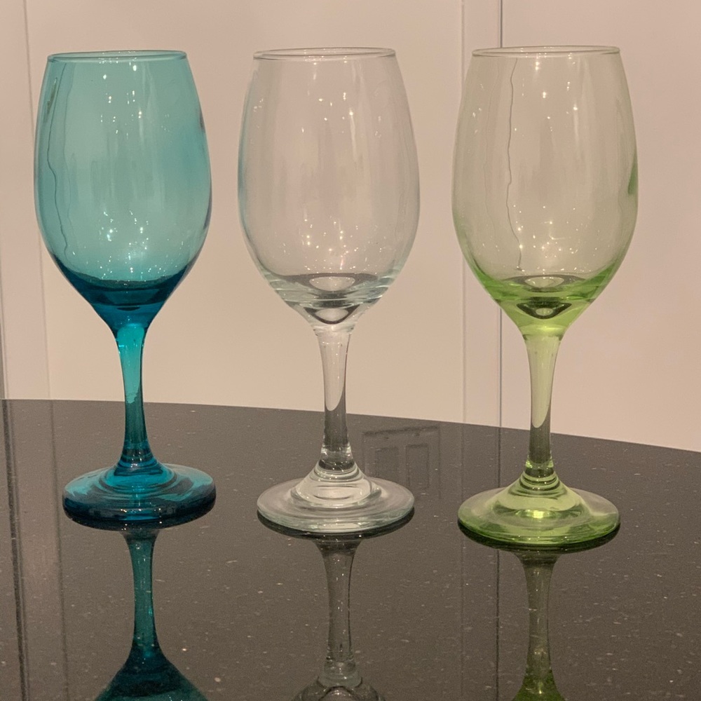 3 Piece Colored Wine Glass Set